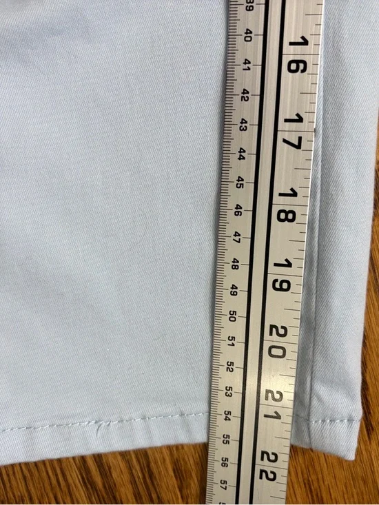 Laurie Felt Wave Capri Denim 5-Pocket Capri with Ankle Zipper - Motion Stretch - Picture 9 of 12